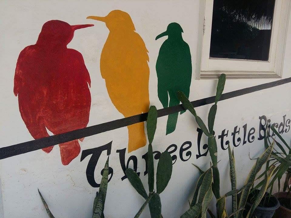 Three Little Birds Homestay กีลีตราวางัน ภายนอก รูปภาพ