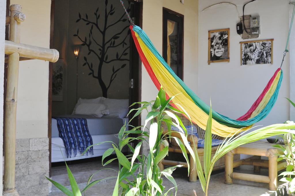Three Little Birds Homestay กีลีตราวางัน ภายนอก รูปภาพ