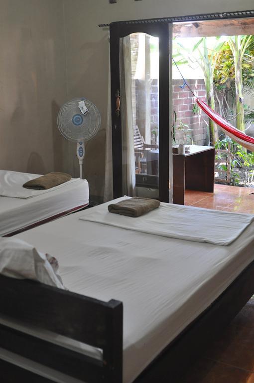 Three Little Birds Homestay กีลีตราวางัน ภายนอก รูปภาพ