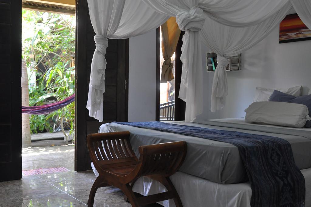 Three Little Birds Homestay กีลีตราวางัน ภายนอก รูปภาพ
