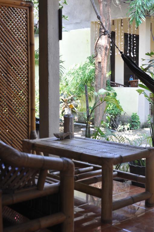 Three Little Birds Homestay กีลีตราวางัน ภายนอก รูปภาพ